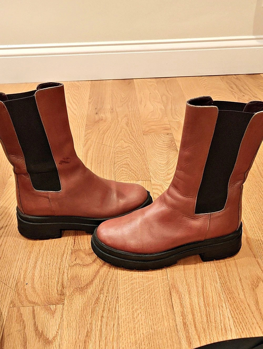 Italian All Leather (Inside and Outside) Chelsea Boots in Tan & Black Size 72022